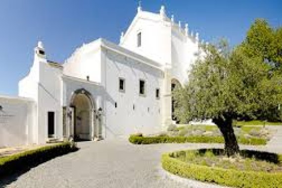 Convento do Espinheiro Historic Hotel & SPA